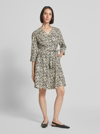 MSCH Copenhagen Knielanges Kleid mit V-Ausschnitt Modell 'Jusia' Offwhite 1