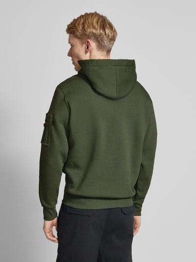 Alpha Industries Hoodie mit Label-Print Oliv 5