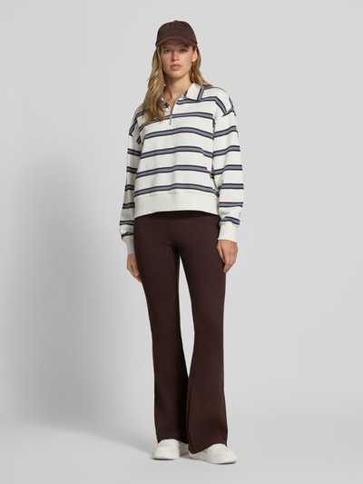 REVIEW Flared Sweatpants aus reiner Baumwolle Dunkelbraun 1