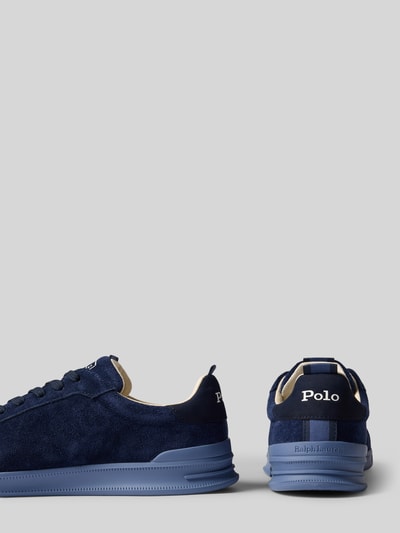 Produktfoto, Sneaker aus Leder-Mix von Polo Ralph Lauren in Dunkelblau mit glatter und rauer Textur, seitliche und Rückansicht