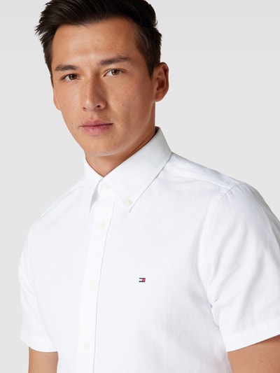 Tommy Hilfiger Koszula casualowa z kołnierzykiem typu button down model ‘DOBBY’ Biały 3