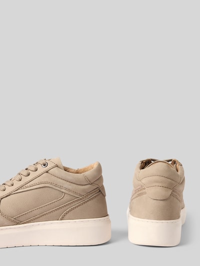 Produktfoto, Sneaker mit Schnürverschluss Modell 'Enzo' von PS Poelman aus Echtleder in Beige mit abgerundeter Spitze, strukturierte Sohle, Absatzhöhe 4 cm, Schafthöhe 9 cm, Schaftweite 6 cm