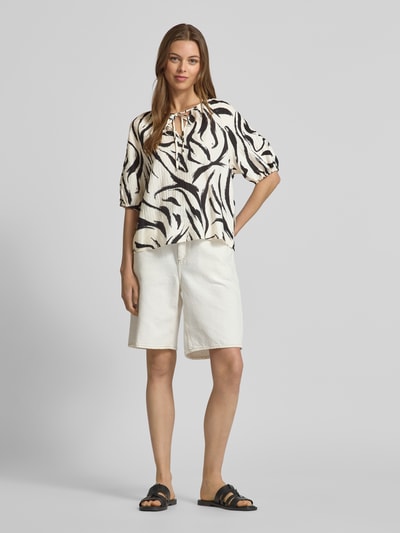 Vila Bluzka o kroju relaxed fit z wycięciem w kształcie łezki model ‘CLO’ Złamany biały 1