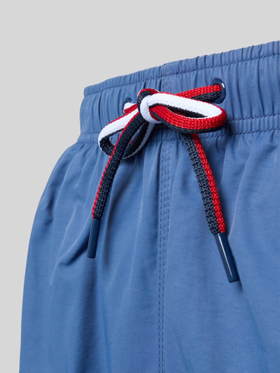 Produktfoto, Badehose mit elastischem Bund und Tunnelzug von MCNEAL, Hellblau mit farbigem Kordelzug, Baumwoll-Mix, Regular-Fit, glatte Textur