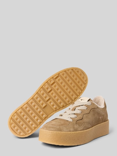 Produktfoto, beżowe sneakersy Sneaker aus echtem Rindsleder von Tamaris, fakturowana skóra bydlęca, gumowa jasnobrązowa podeszwa, kontekst: damskie sneakersy Tamaris