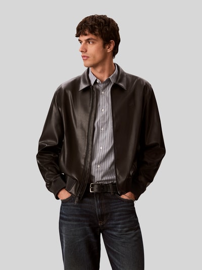 Calvin Klein Jeans Kurtka z imitacji skóry o kroju regular fit z zamkiem błyskawicznym Czarny 4