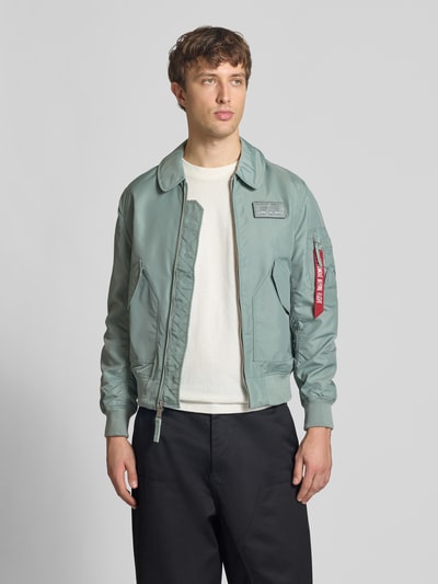 Alpha Industries Kurtka bomberka w kroju regular fit z naszywką z logo Trzcinowy 4