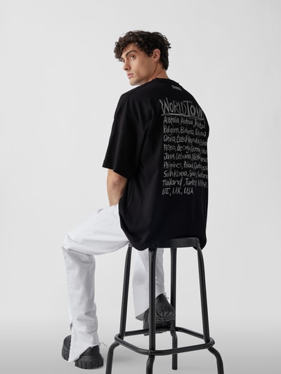 VETEMENTS T-Shirt mit Brand-Print Schwarz 6