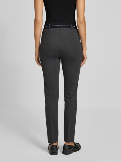 Raphaela By Brax Spodnie materiałowe o kroju slim fit z zakładkami w pasie model ‘Lillyth’ Antracytowy 5