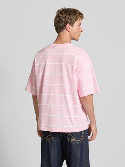 REVIEW T-Shirt mit Rundhalsausschnitt und Logo-Stitching Pink 5