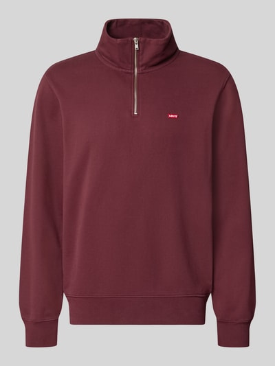 Produktfoto, Relaxed Fit Pullover aus reiner Baumwolle von Levi's®, dunkelrot, glatter Stoff, dezentes Logo auf Brust, Herren Pullover