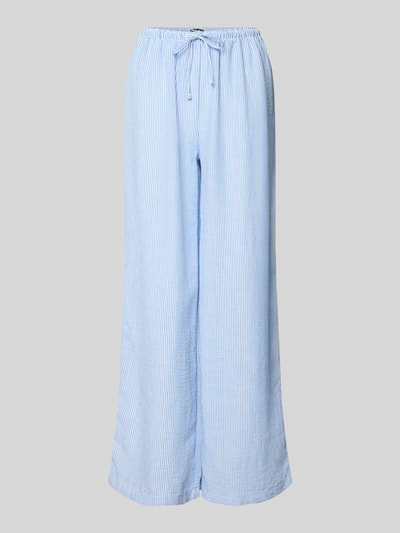 Produktfoto, Pyjama Pants mit elastischem Bund von Review, Damen Loose Fit in Hellblau-Weiß mit feinen Streifen, Bund mit Kordelzug, glatte Textur