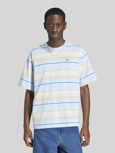 adidas Originals T-shirty o kroju relaxed fit z czystej bawełny z wyhaftowanym logo Jasnoniebieski 4