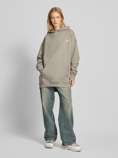 Karo Kauer Oversized Hoodie mit Label-Print Modell 'Cinder' Mittelgrau 1