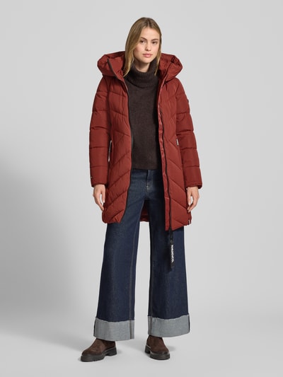 khujo Płaszcz pikowany o kroju regular fit z nadrukiem z logo model ‘Darka’ Ciemnoczerwony 1