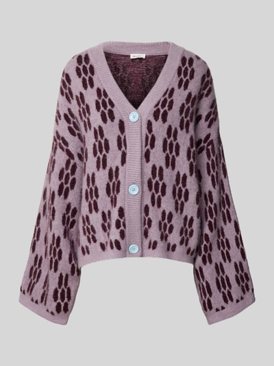 Produktfoto, Gebreid jack met V-hals en knoopsluiting van model 'VITOW' van American Vintage, mix van alpaca en lanawol met stretch, los model, ribboorden, dames, lila met donkerpaarse print