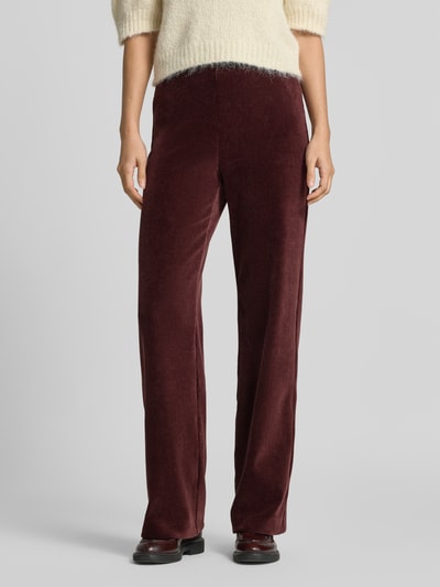Vrouwenmodel draagt Regular fit corduroy broek uit katoenmix model 'ELAINE' van Raffaello Rossi, bordeaux, Dames, volledige vooraanzicht.