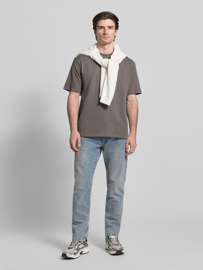 WOODBIRD T-shirt o kroju regular fit z czystej bawełny model „Baine” Antracytowy 1