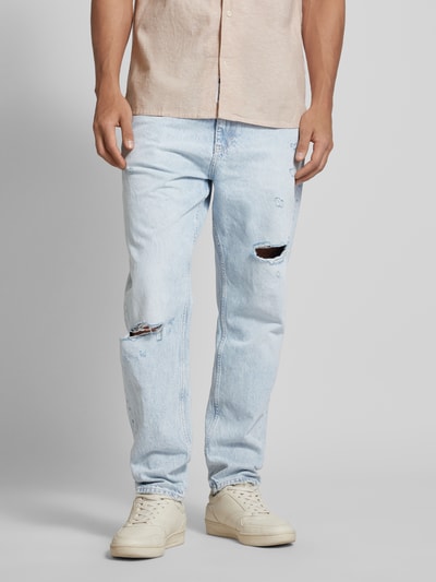 Tommy Jeans Relaxed tapered fit jeans in destroyed-look, model 'ISAAC' Lichtblauw - 4