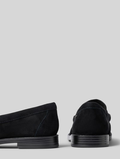 Produktfoto, schwarzer Loafer aus echtem Rindsleder von Tamaris, dezente Nahtstruktur, glatte Sohle, Damen Loafer von Tamaris