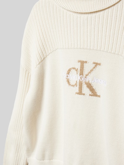 Calvin Klein Jeans Sweter z wywijanym kołnierzem i wyhaftowanym logo Écru 2