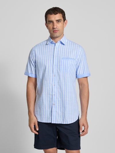 Christian Berg Men Koszula casualowa regular fit z kołnierzykiem typu kent Błękitny 4