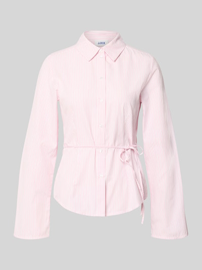 Produktfoto, Regular Fit Bluse mit Bindegürtel Modell 'CARO' von JJXX aus Material-Mix mit Baumwoll-Anteil, feine rosa-weiße Streifen, Damen Bluse, Rückenlänge 64 cm, Ärmellänge 64 cm