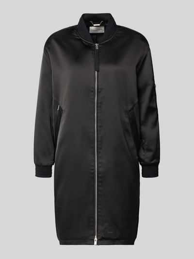 Produktfoto, czarna Jacke mit Zweiwege-Reißverschluss Modell 'TINDRA' von khujo z materiału z domieszką stretchu, krój regular fit, stójka, gładka powierzchnia, długość tyłu w rozmiarze S: 90 cm, szerokość ramion w rozmiarze S: 49 cm, szerokość w klatce piersiowej w rozmiarze S: 55 cm, długość rękawa w rozmiarze S: 54 cm
