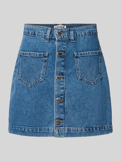 Produktfoto, Schmaler Jeansrock aus reiner Baumwolle Modell 'AMAZING' von Only in klassischer Denim-Optik, sichtbare Kontrastnaht, Mini-Länge, aufgesetzte Eingrifftaschen, einreihige Knopfleiste, Gürtelschlaufen, blaue Waschung, strukturierte Textur.