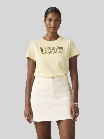 Levi's® Koszulka z nadrukiem logo, krój regular fit Pastelowy żółty 4