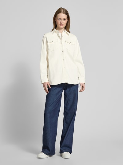 My Essential Wardrobe Relaxed fit jeansblouse met paspelzakken op de borst, model 'Dagmar' Offwhite - 1