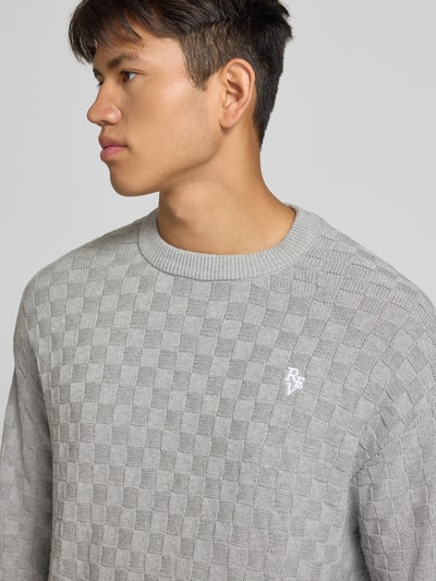REVIEW Regular Fit Strickpullover aus reiner Baumwolle mit Label-Detail Hellgrau Melange 3
