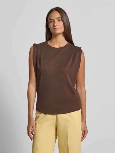Frauenmodel trägt Top aus Modal-Mix mit Rundhalsausschnitt von Jake*s Collection, Regular-Fit, braun mit Drapierungen, Rückenlänge 54 cm, Ganzkörperansicht von vorne