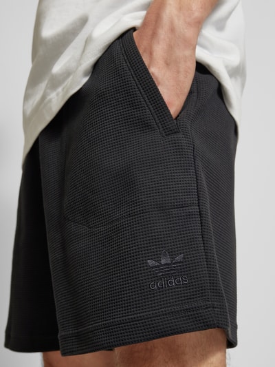 adidas Originals Szorty z dzianiny dresowej z elastycznym pasem Czarny 3