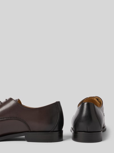 Produktfoto, Derby-Schuhe aus Leder Modell 'SEBASTIAN' von DIGEL in Braun mit Farbverlauf, markante Nähte und Label-Prägung, Schrägansicht.