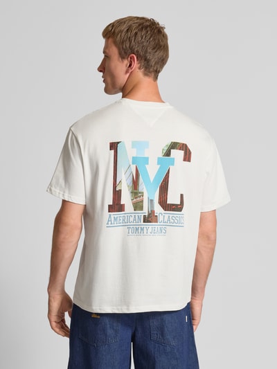 Tommy Jeans T-shirt o kroju regular fit z czystej bawełny Złamany biały 4