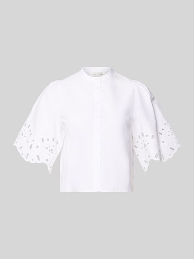 Produktfoto, Relaxed Fit blouse met ajourwerk model 'Marika' van GUIDO MARIA KRETSCHMER WOMAN, puur katoen, halflange mouwen, opstaande kraag, volledige knoopsluiting, ruglengte maat 36: 48 cm, mouwlengte maat 36: 35 cm, wit, ronde vormen en gladde textuur