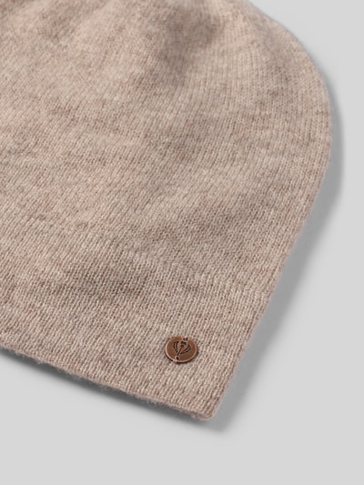 Produktfoto, Beanie aus reinem Kaschmir von FRAAS in beige mit feiner Ziernaht, Label-Applikation, weiche Textur, Damen-Accessoire