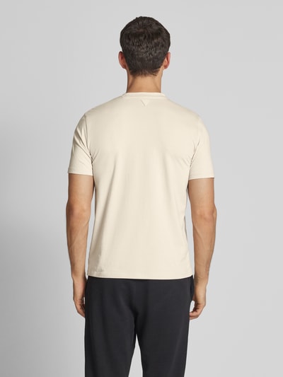 Guess Activewear T-Shirt mit Label-Print Modell 'ALPHY' Beige 5