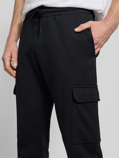 MCNEAL Regular Fit Sweatpants mit Cargotaschen Black 3