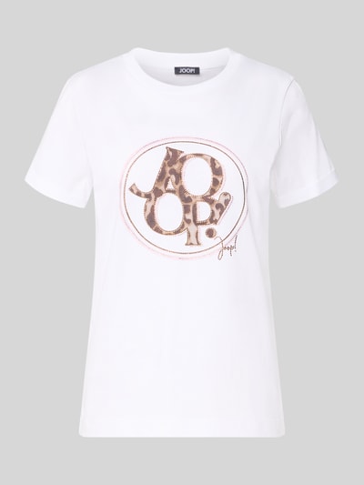 Produktfoto, białe T-Shirt mit Strasssteinbesatz von JOOP!, bawełna, krój prosty, okrągły dekolt, logo z dżetami, długość tyłu 59 cm w rozmiarze 36