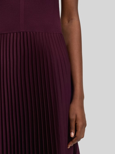 BOSS Figurbetontes Midikleid mit plissiertem Rockteil Modell 'FADRIDI' Bordeaux 5