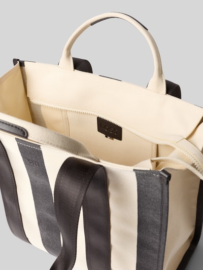 Produktfoto, Shopper mit Streifenmuster Modell 'SANDY TOTE ST' von BOSS in creme und schwarz, Label-Print, Hauptfach, Reißverschluss, zwei Tragehenkel-Paare