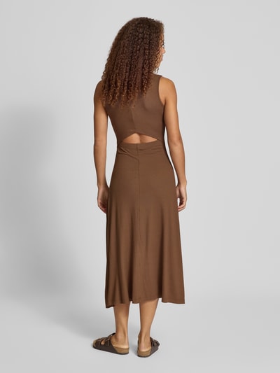 EDITED Midikleid mit Stehkragen Modell 'Talia' Mittelbraun 5