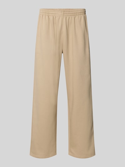 Produktfoto, Wide Fit Sweatpants mit elastischem Bund von adidas Originals, bawełniany miks, krój wide fit, elastyczny pas, haftowane logo, długość nogawki w rozmiarze M: 76 cm.