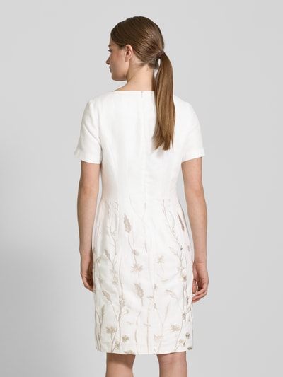 WHITE LABEL Knielanges Kleid mit V-Ausschnitt Offwhite 5