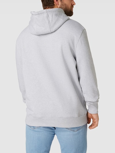 Tommy Jeans Plus Bluza PLUS SIZE z kapturem i nadrukiem z logo model ‘PLUS ENTRY’ Jasnoszary melanż 5