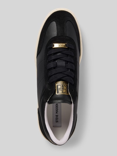 Produktfoto, Sneakersy z naturalnej skóry z detalem z logo model 'Lyonell' od Steve Madden, zaokrąglony czubek, wiązanie, kolor czarny, wysokość obcasa w rozmiarze 44: 4 cm, wysokość cholewki w rozmiarze 44: 8 cm, szerokość w rozmiarze 44: 6 cm