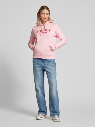 Tommy Jeans Regular fit hoodie met labelprint Felroze - 1