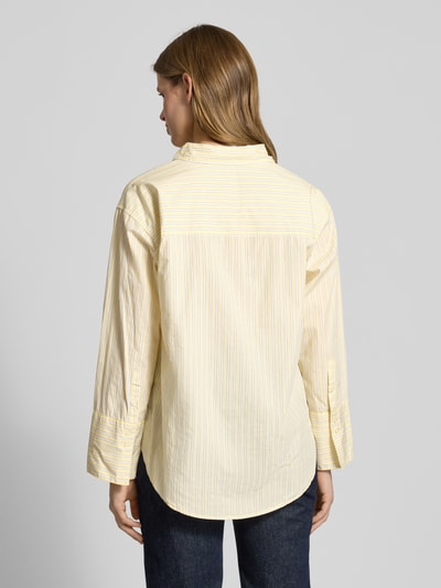 Gina Tricot Relaxed Fit overhemdblouse met borstzak model 'Poplin' Pastelgeel - 5